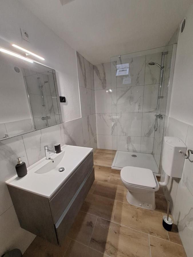 Apartment Kp With Parking Koper Zewnętrze zdjęcie